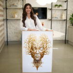 Quadro Decorativo Rosto Feminino Tons Dourado - Imagem 4