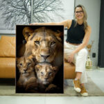 Quadro Decorativo Leoa e Filhotes - Imagem 3
