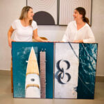 Quadro Decorativo Barco de Madeira e Anel de Amarração no Cais - Composição 258 - Imagem 2